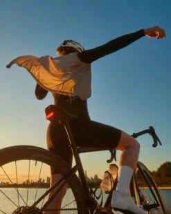 Knog Blinder Genopladelig Baglygte, 100 Lumen -Cykelshoppen Udsalgsbutik BLS 12996 LS 2