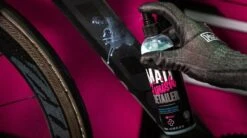 Muc-Off Matt Finish Detailer, 250ml -Cykelshoppen Udsalgsbutik HIGHLIGHT 1 Matt Finish Detailer 0c092608 f881 4f41 8c9e 12f7ecdd6b61 950x crop center